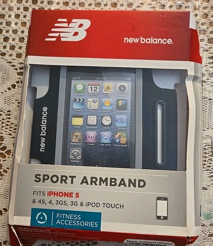 New Balance Sports Armband (iPhone) Reflective Accents ***NEW IN BOX*** Read - Picture 1 of 6
