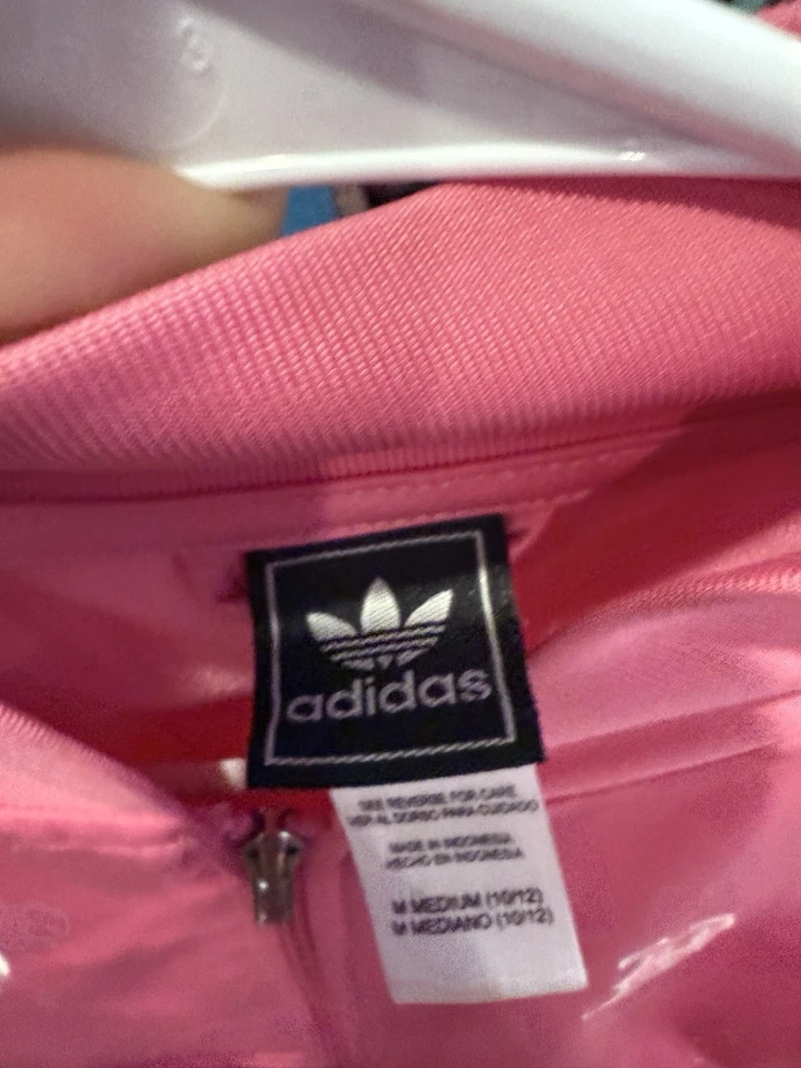 Nueva chaqueta rosa Adidas Boston Red Sox con cremallera para niñas nunca usada Foto 3 de 3