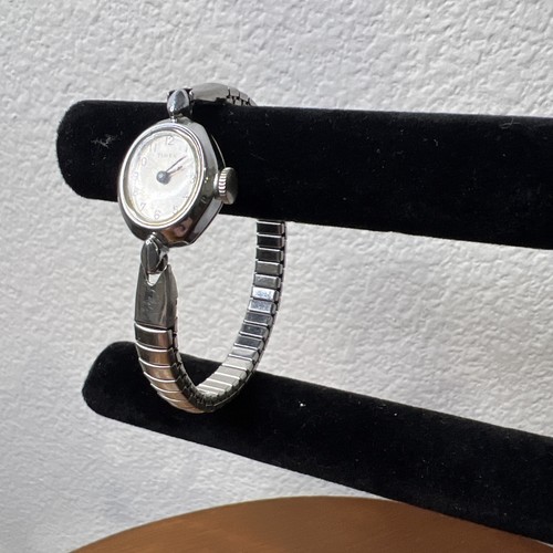Vintage Women's Timex Mechanical Watch Silver Dainty WORKS Just Need To Wind - Picture 2 of 8