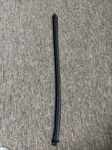 Volvo S60 Left Side Roof Drip Molding  Bbrack2#1 - Picture 2 of 2