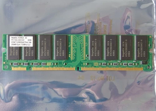 Hynix HYM71V32635HCT8-H AA 256MB PC133 CL3 168-pin DIMM SDRAM