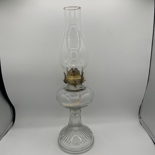 VINTAGE Oil Kerosene Lamp Queen Ann With #2 Burner/Chimney/Wick 18 1/2" - Picture 2 of 8
