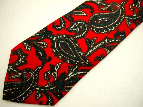 Covington Mens Necktie Tie Red Green Beige Blue Paisley 100% Silk 56" - Picture 2 of 4