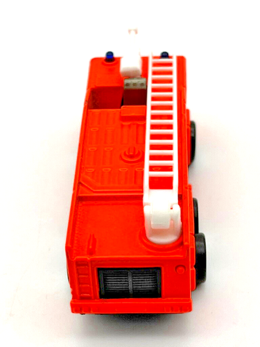 Matchbox MB8 Fluorescent Orange Airport Fire Serice Truck Mint in PVC Box - Picture 4 of 6
