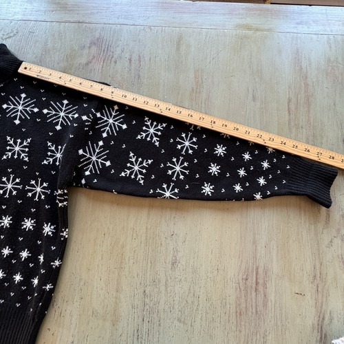 Vintage Tyrolia By Head Knit Sweater Large Snowflakes Black White Acrylic Wool - Picture 8 of 8