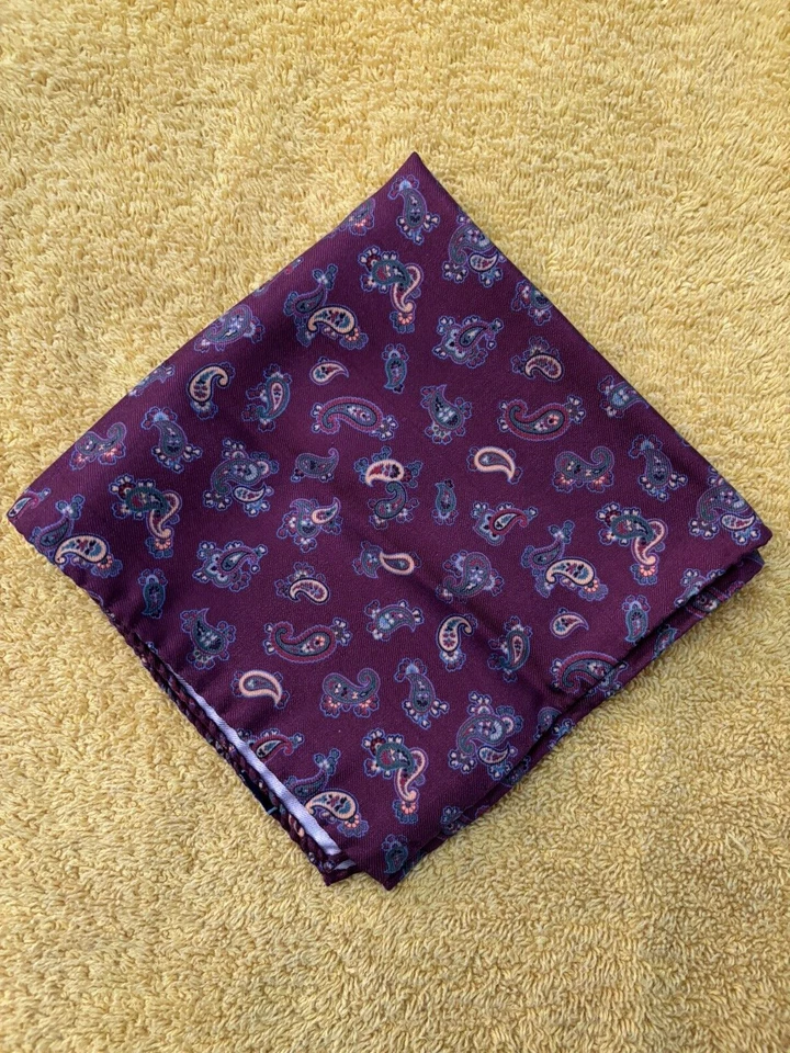 Altea Masculino Borgonha Paisley Estampado Seda 12,5" Bolso Quadrado Feito à Mão na Itália - Imagem 2 de 4