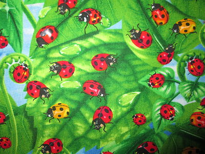 FAT QUARTER LADYBUG FABRIC TRADITIONS 100/% COTTON SILVER METALLIC LADYBUGS FQ