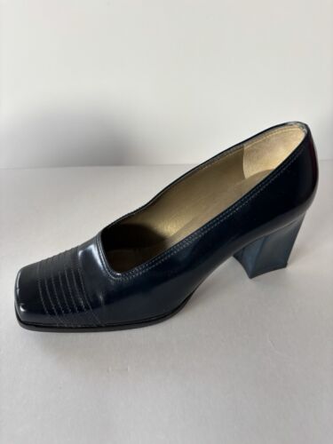 YVES SAINT LAURENT WOMENS DRESS PUMPS Size: 5 1/2 - Picture 3 of 7