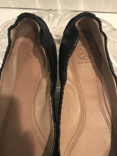Tory Burch Women Black Snake Print Flats Sz 5.5 ballet Gold Logo Cap Toe - Picture 6 of 9