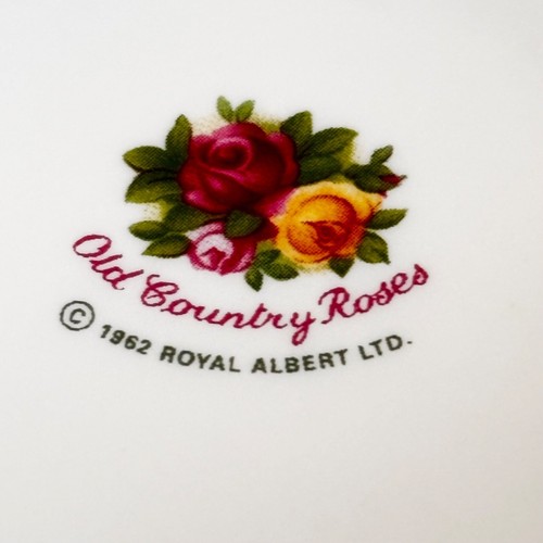 Royal Albert Old Country Roses Bowl Serving Fluted 7" 1962 Mint - Picture 6 of 8