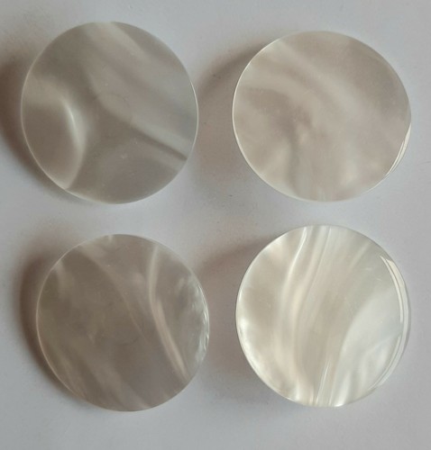 38 mm x 4 große perlmuttweiße runde Funktionsknöpfe - B1073 - Bild 1 von 3
