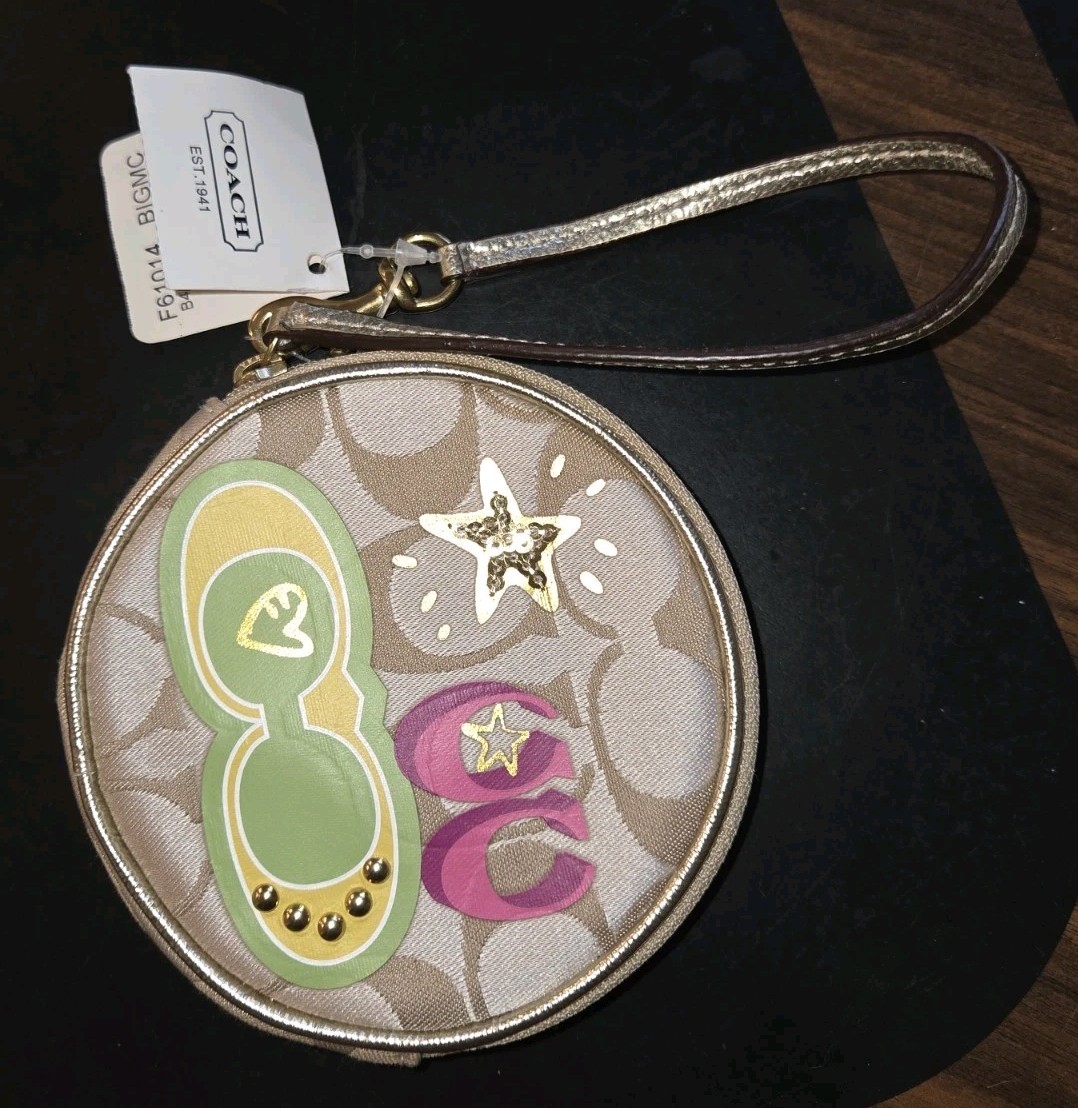 Foto 1 di 3