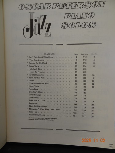Oscar Peterson Jazz Piano solos , piano arr.  and a section of lead sheets $14 - Picture 2 of 3