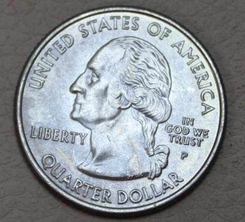* 2001p NEW YORK QUARTER DOLLAR COIN TONED UNCIRCULATED CONDITION #VDH04 - Picture 3 of 6