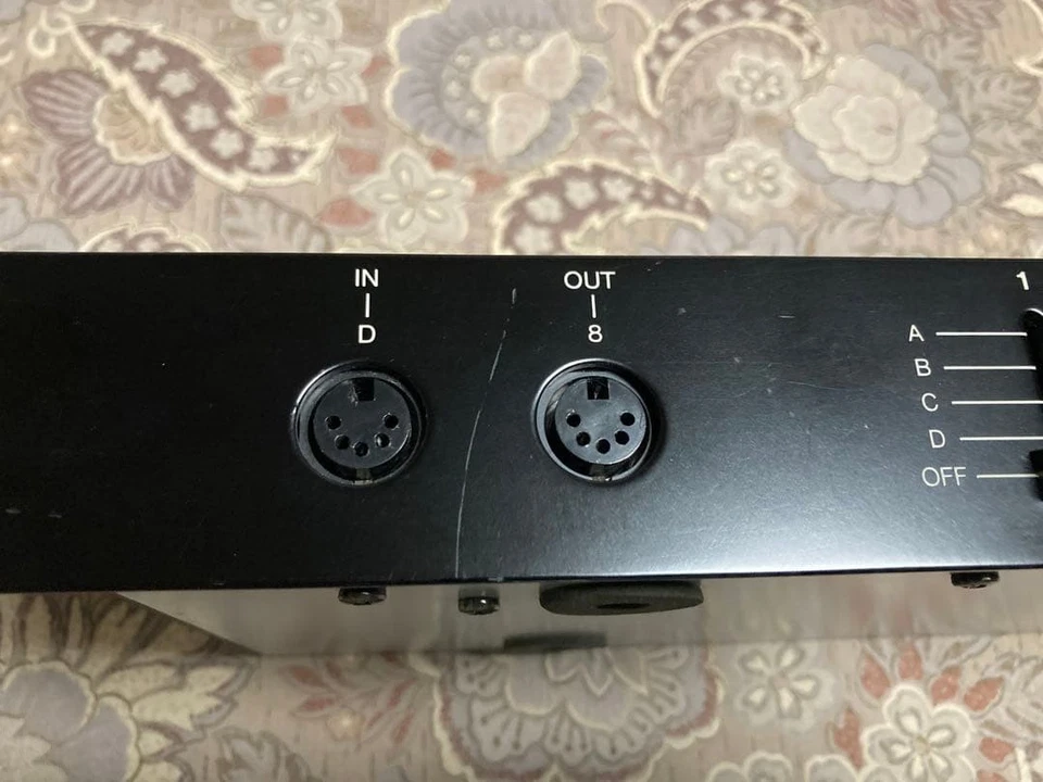 Kawai MAV-8 MIDI Patch Bay 4-In 8-Out Main Unit Only - Image 4 of 4