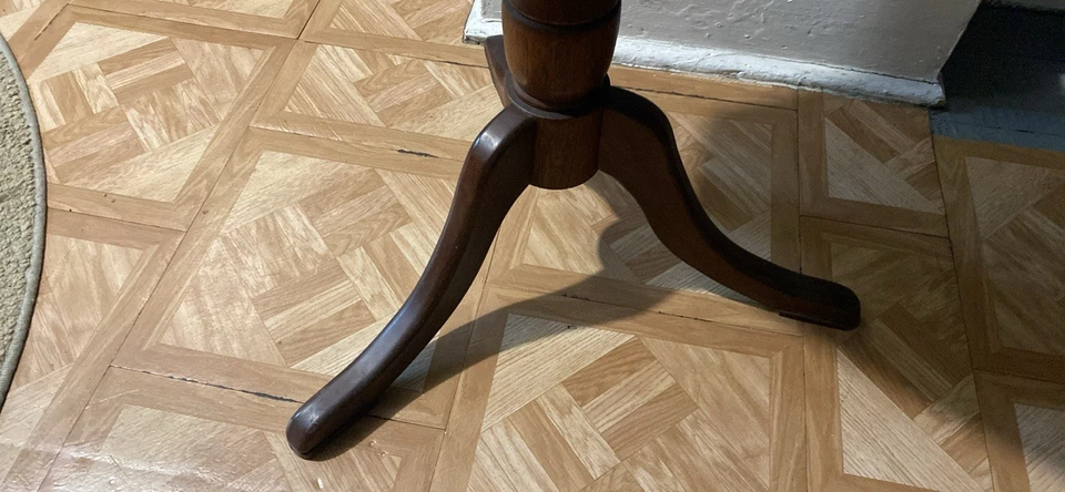 Bonita Mesa de Centro Madera Excelente Estado Foto 2 de 4