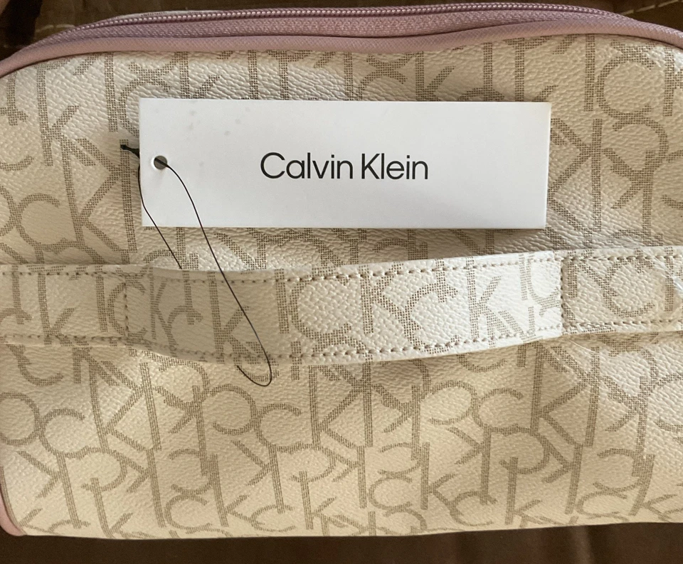 Bolsa de viagem cosmética Calvin Klein com zíper bege logotipo rosa zíper - Imagem 3 de 4