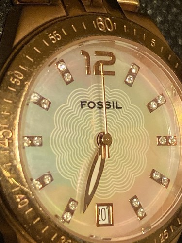 Fossil ROSE GOLD PLATED Iridescent Dial Iced Out 28MM Women’s Watch NEW Battery - Picture 11 of 17