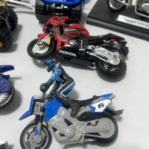 Lot Of 10 Motorcycle & ATV 4 Wheelers Toys Triumph Honda Wolverine Yamaha - Picture 4 of 19