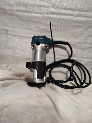 Makita RT0701C-R 6.5 Amp 1-1/4 HP Corded Compact Router  RTO701C 
