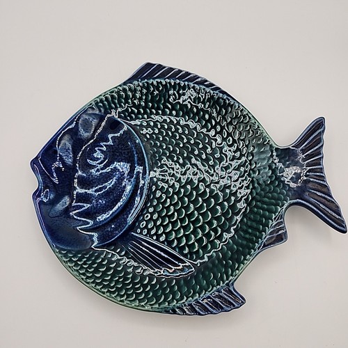 Piatti pesce ceramica maiolica Olfaire Pottery Portugal Pinheiro 11" vintage MCM - Foto 2 di 10