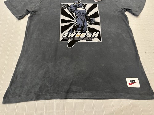 Nike Max 90 Swoosh IYKYK Athletic Tee Gray Acid Wash Anthracite Neu Y XL - Bild 6 von 15