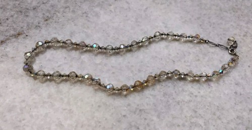 Beautiful short vintage glass necklace, aurora borealis - Picture 2 of 5
