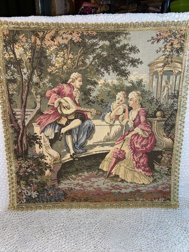 Schöner antiker Wandteppich, 13 1/2 x 14" 1 Mann mit 2 Frauen Made in France