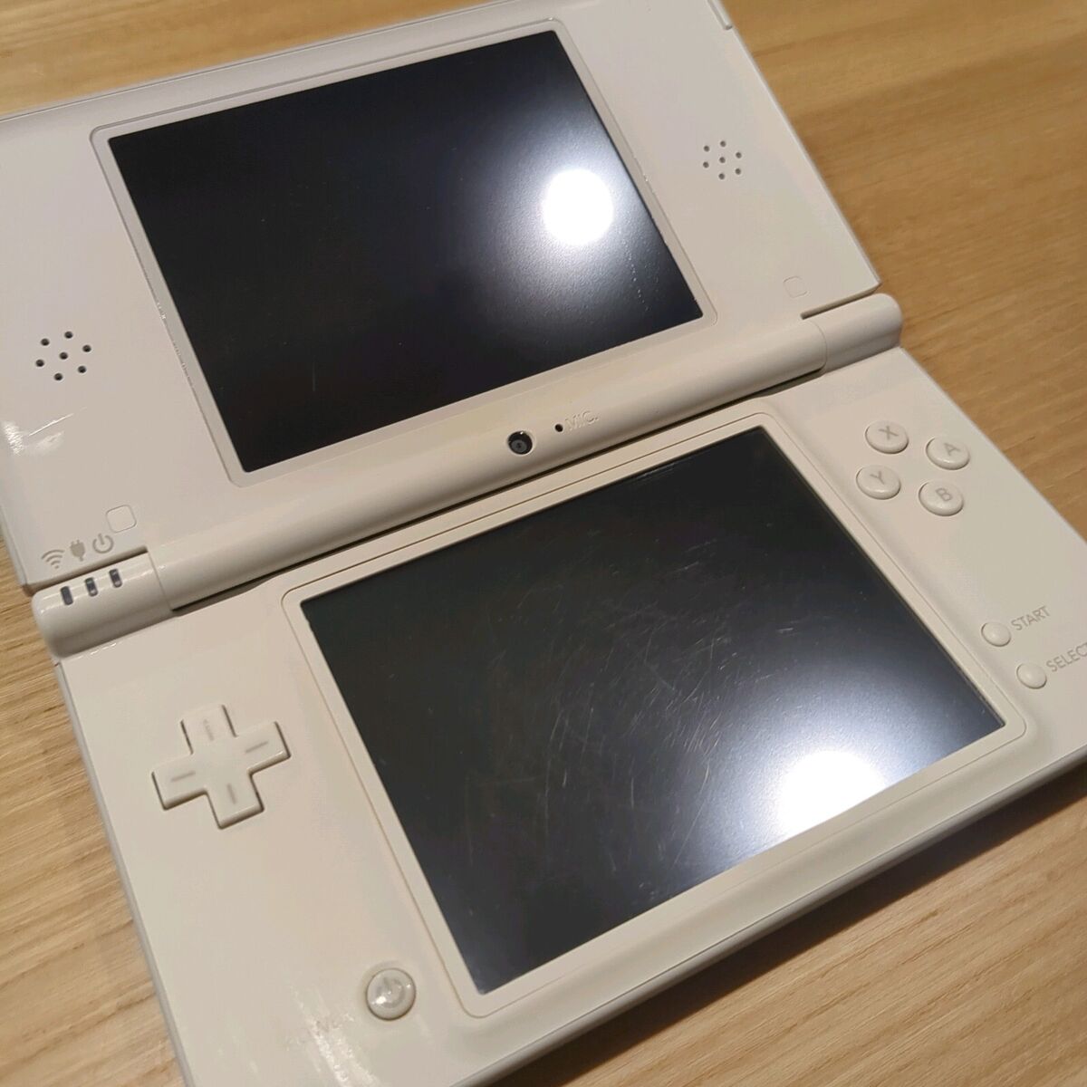 Nintendo DSi LL DS Natural White Console Japan Tested NTSC-J Nintendo DSi LL DS Natural White Console Japan Tested NTSC-J