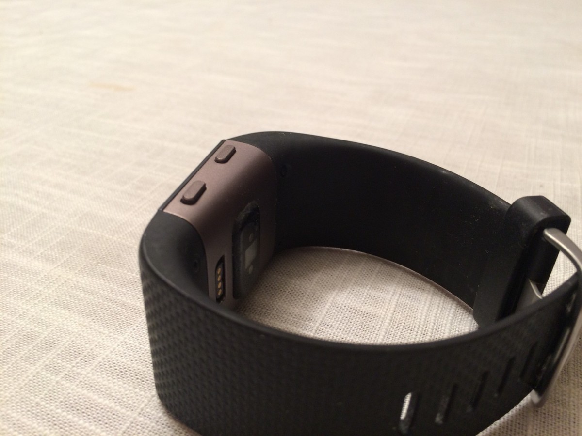 特価(3/31まで)新品☆fitbit surge フィットネススーパーウォッチ Amazon.com: Fitbit Surge Fitness Superwatch, Black, Small