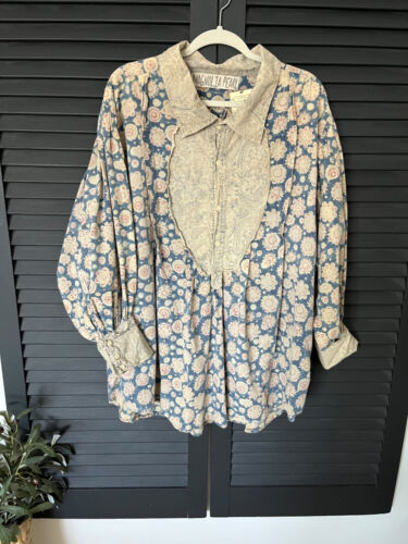 Women's clothing Magnolia Pearl Block Print Tora shirt. one size