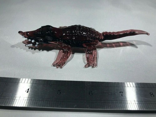 Skurriles Kunstglas mundgeblasen Alligator/Krokodil Rose-lila in der Farbe - Bild 2 von 9