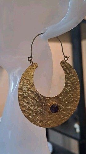 Bonito pendiente perforado vintage tono dorado estilo indígena púrpura cabujón aros - Imagen 8 de 13