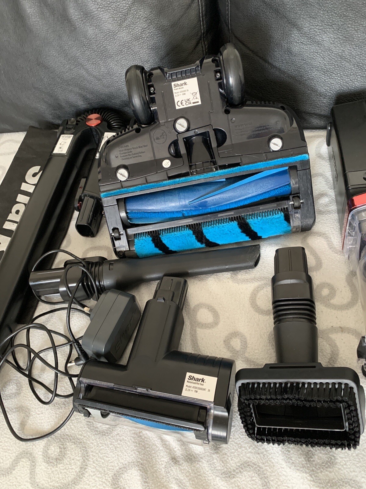 Shark Cordless Stick Vacuum Cleaner IZ300UKT eBay