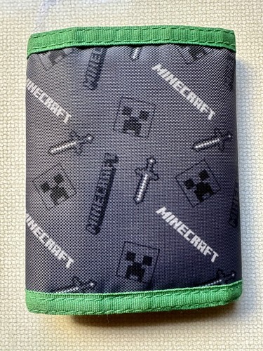 Minecraft Creeper Wallet Green and Gray Tri Fold - Picture 2 of 5