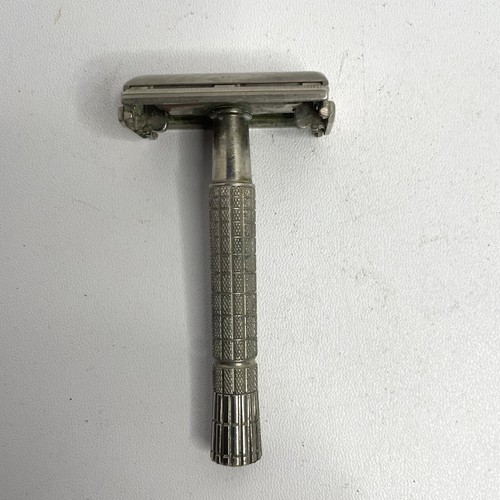 Vintage Gillett Razor Selling With Old Wooden Case Of Unknown Origin - Picture 13 of 13
