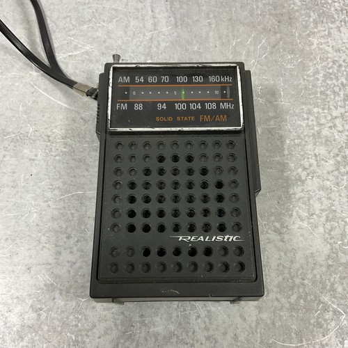 Lot of 2 Vintage Transistor Radios, Encore + Radio Shack Realistic AM FM - Picture 3 of 8