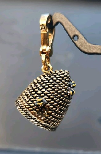 Juicy Couture Beehive Charm AUTHENTIC Opens - Picture 6 of 6