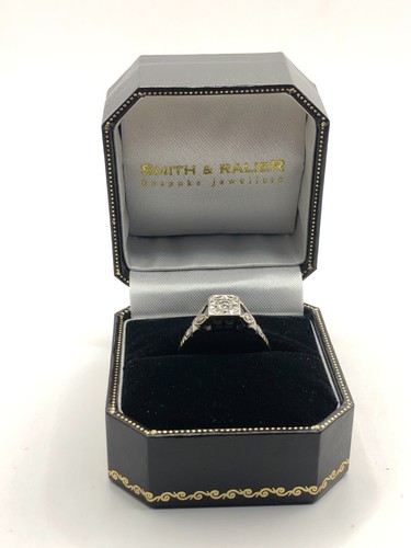 18ct Gold, Platinum & Diamond Ring - Size Q - 2.97g - Gift Box - Picture 3 of 24