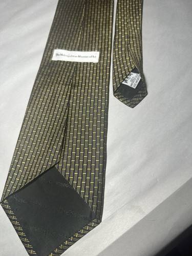 Metropolitan Museum Of Art Repp Neck Tie, 60 Inches, 4 Inches Wide Blk Gold - Picture 3 of 3