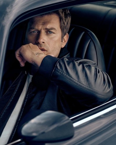 Vogue Man Turkey October 2024 Kıvanç Tatlıtuğ / Fast Shipping Worldwide - Picture 2 of 5