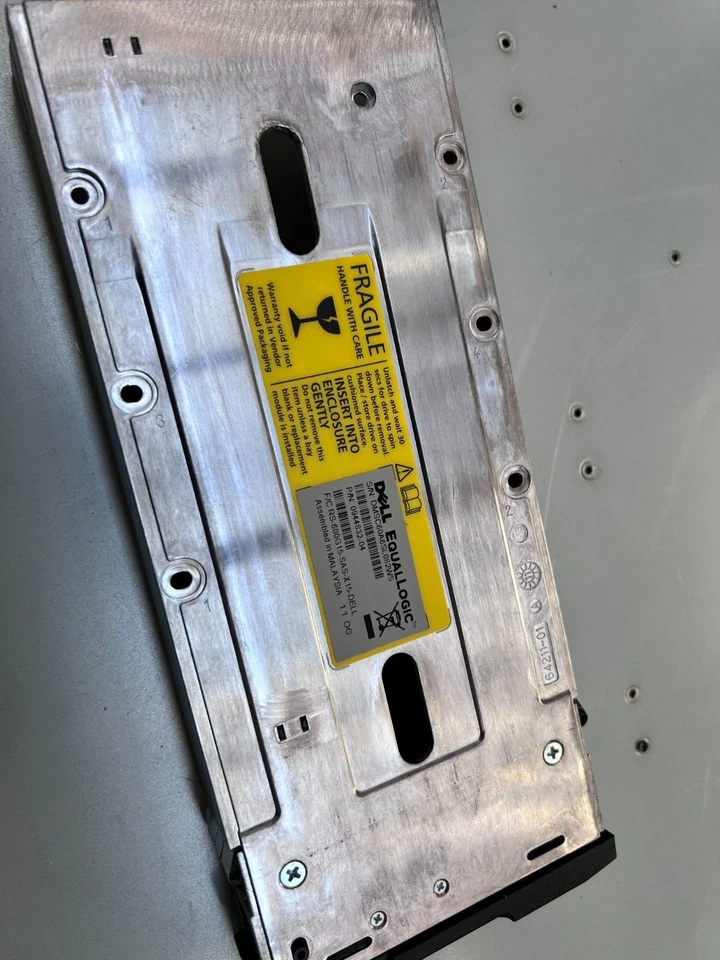 Dell EqualLogic PS4000 SAN Disk Array 4GB l NoHDD 16x Caddys l 2x Cntrls 2xPSU - Image 3 of 4