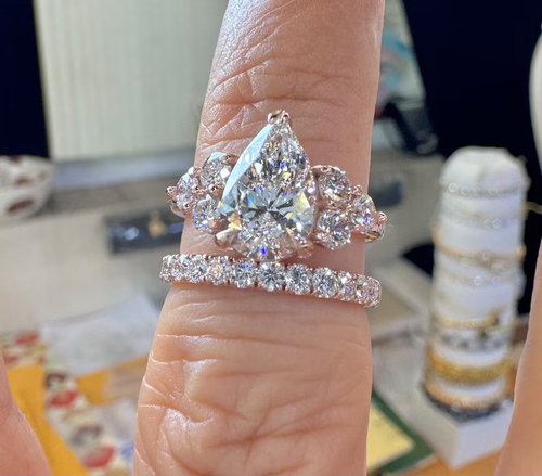 2,60 kt Birnenschliff Moissanit Braut Set Jahrestag Bandring 14 K Roségold plattiert - Bild 8 von 9