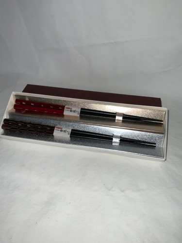 2 New Wakasa Chopsticks Set Dyed Carving Lacquerware In Gift Box - Picture 2 of 5