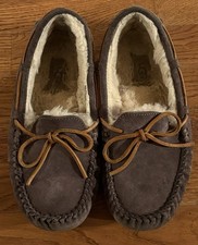 UGG Women  s  Dakota  Slipper, Brown, Size 7