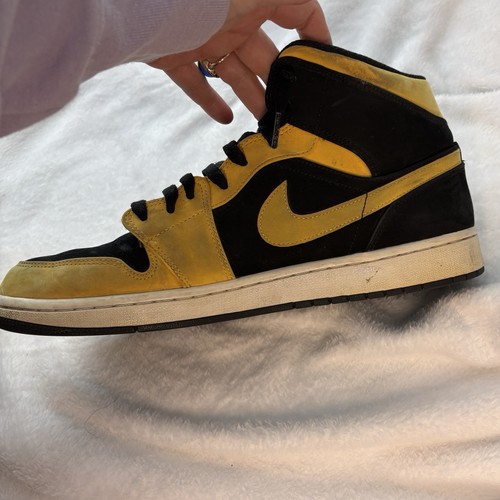 Taglia 12 - Air Jordan 1 Retro Mid Reverse New Love Retro Nero Università Oro - Foto 6 di 9