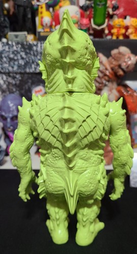 Mad Monk 1869 Trench Vinyl Sofubi Figure - Picture 3 of 6