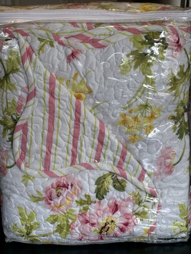 Glory Home Design Delilah Rose 3 Piece Quilted Coverlet Set With Shams King Size - Picture 9 of 13