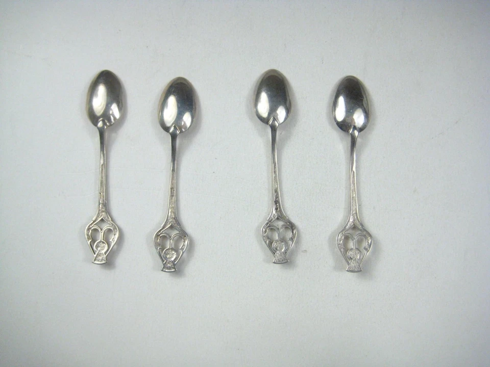 Juego de 4 cucharaditas plateadas vintage diseño cardo firmadas Foto 4 de 4