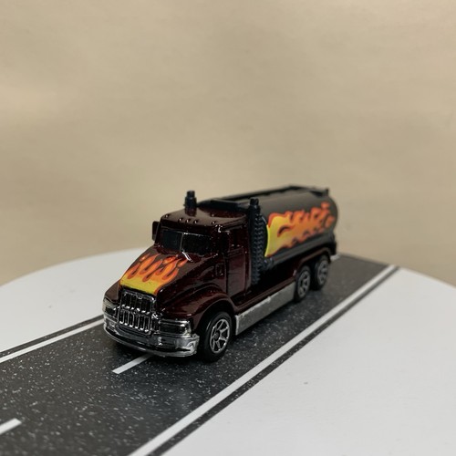 1997 Hot Wheels #539 Heat Fleet 3/4 Fuel Tanker Tank Truck Burgundy Red w/7sp NM - Picture 7 of 13